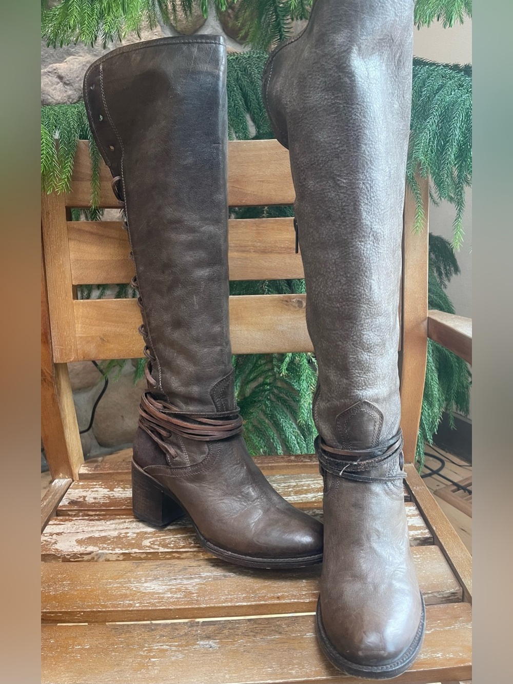 FREEBIRD*COAL*STONE*Tall Lace up backs boots*9